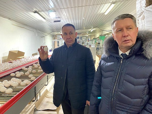 Олег Алексеев в ходе работы в регионе побывал на районной птицефабрике