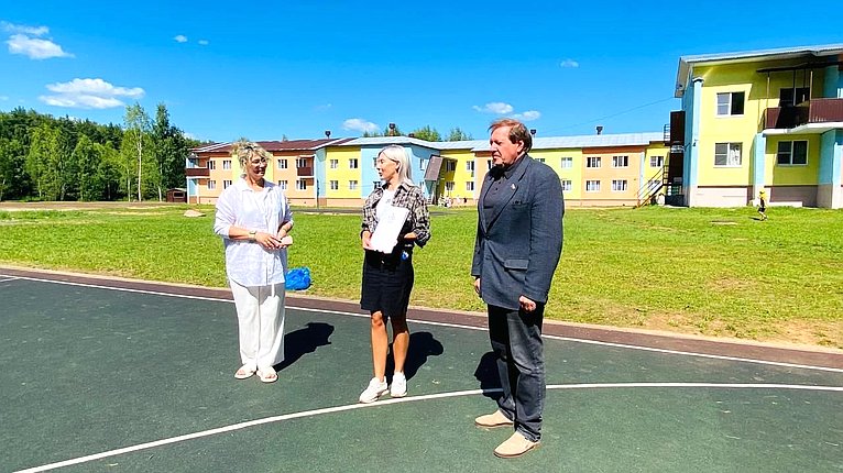 Наталия Косихина и Александр Русаков ознакомились с условиями размещения детей в оздоровительных лагерях Ярославской области
