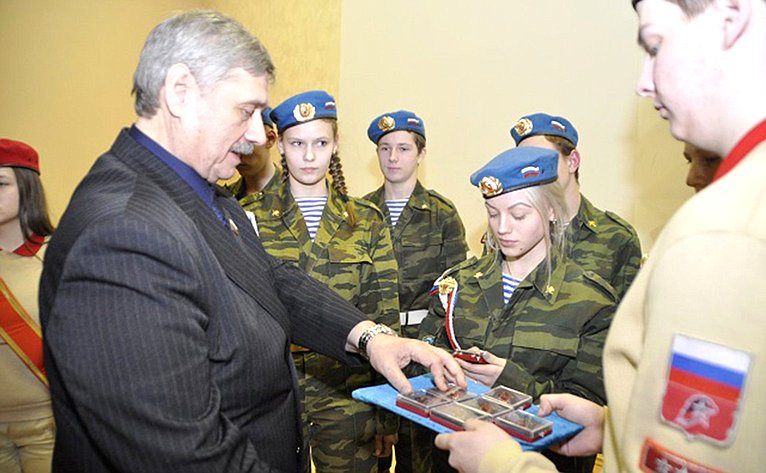 Михаил Козлов принял участие торжественной церемонии приема в юнармейцы