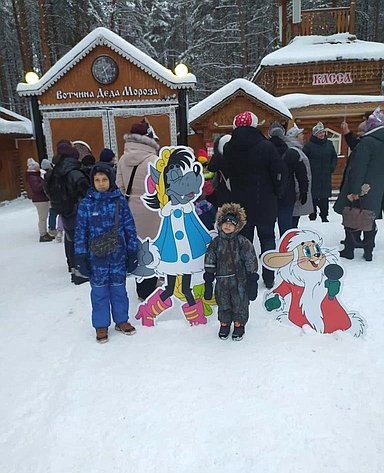 Екатерина Алтабаева в преддверии Нового года приняла участие в благотворительной акции «Ёлка желаний»