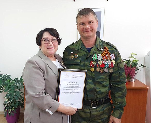 В рамках региональной недели Людмила Талабаева встретилась с ветеранами, обсудила поддержку участников СВО и вручила благодарности активистам