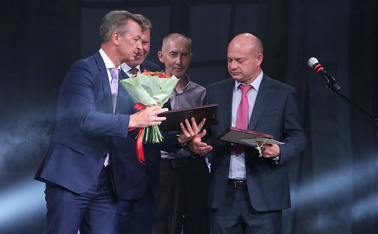 Андрей Яцкин принял участие в церемонии награждения победителей Национальной премии «Золотой Меркурий»