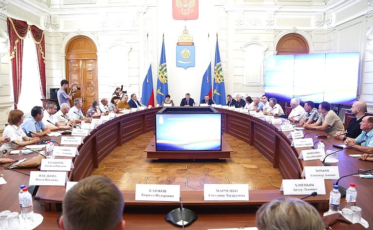 Александр Башкин принял участие в заседании Общественной палаты Астраханской области