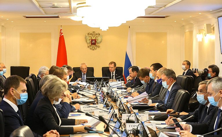 Заседание секции № 2 «Совместные проекты как фактор стабильного экономического развития Беларуси и России» в рамках VII Форума регионов Беларуси и России