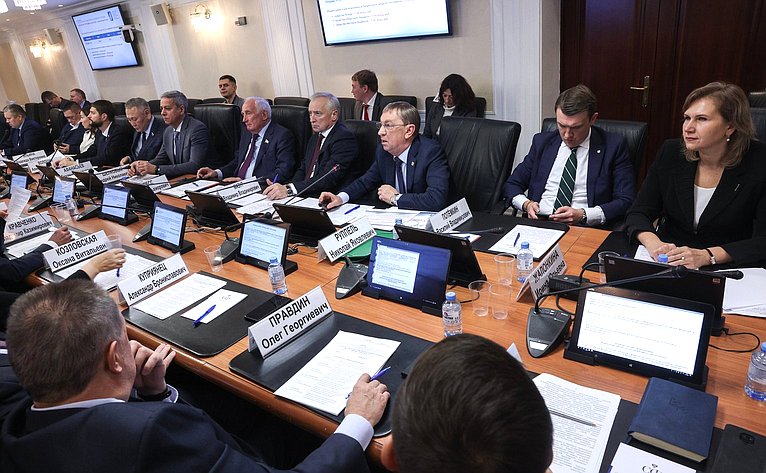 Расширенное заседание Комитета СФ по федеративному устройству, региональной политике, местному самоуправлению и делам Севера (в рамках Дней Томской области в СФ)