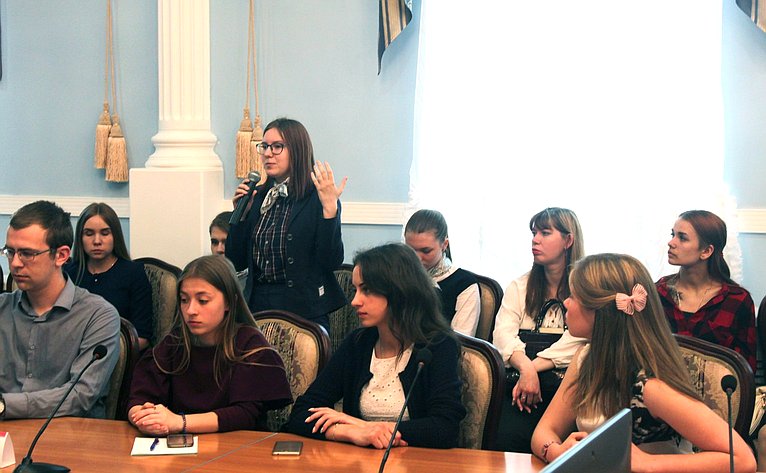 Заседание Молодежного дискуссионного клуба города Череповца