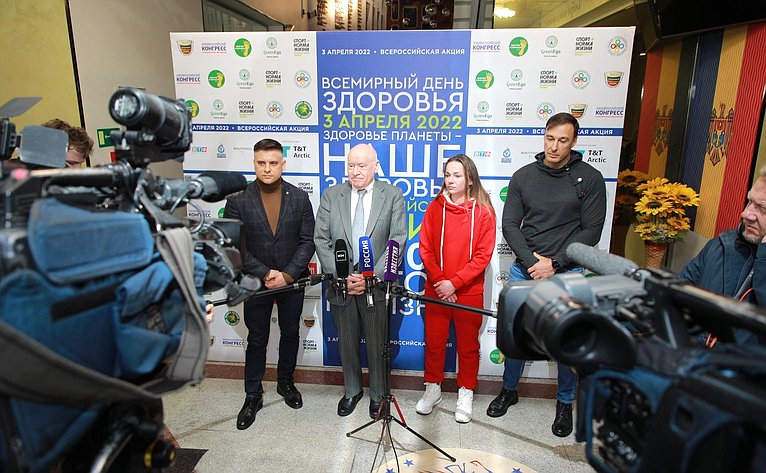 Юрий Архаров принял участие в открытии Всероссийской акции «10 тысяч шагов к жизни»