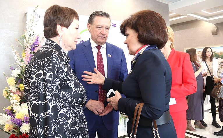 Елена Перминова и Сергей Рябухин приняли участие в VII Форуме деловых женщин, который прошел в г. Ульяновске