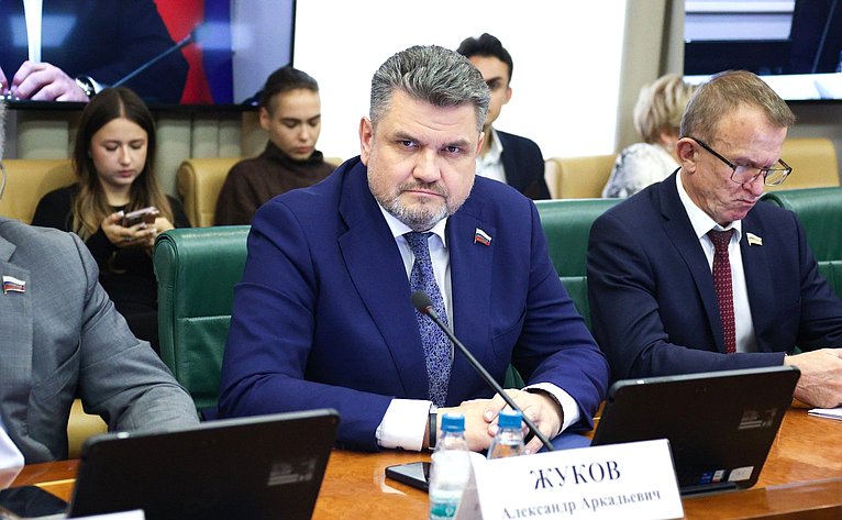 Александр Жуков
