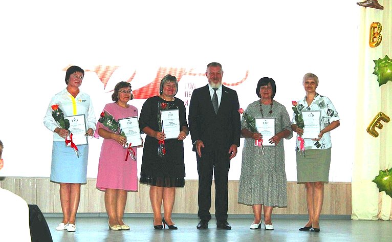 Сергей Горняков посетил Августовскую педагогическую конференцию