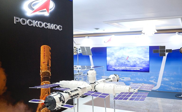 В Совете Федерации состоялось открытие выставки Госкорпорации «Роскосмос»