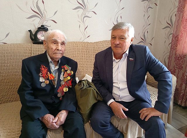 Сергей Михайлов поздравил ветеранов с Днем окончания Второй мировой войны