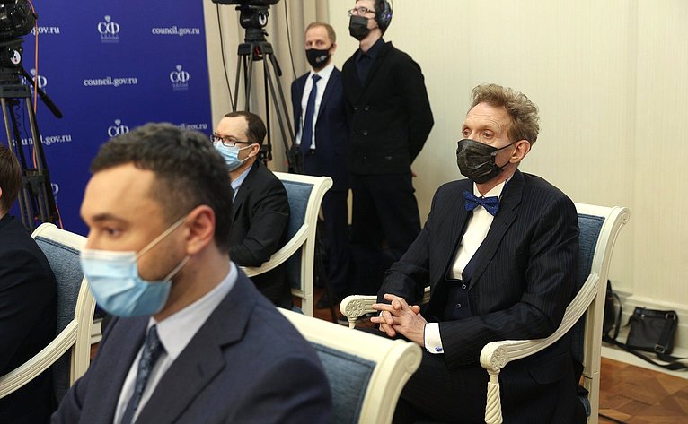 Валентина Матвиенко провела встречу с парламентскими журналистами, посвященную Дню российской печати