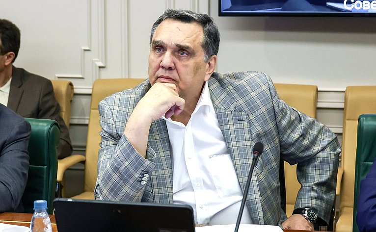 Сергей Иванов