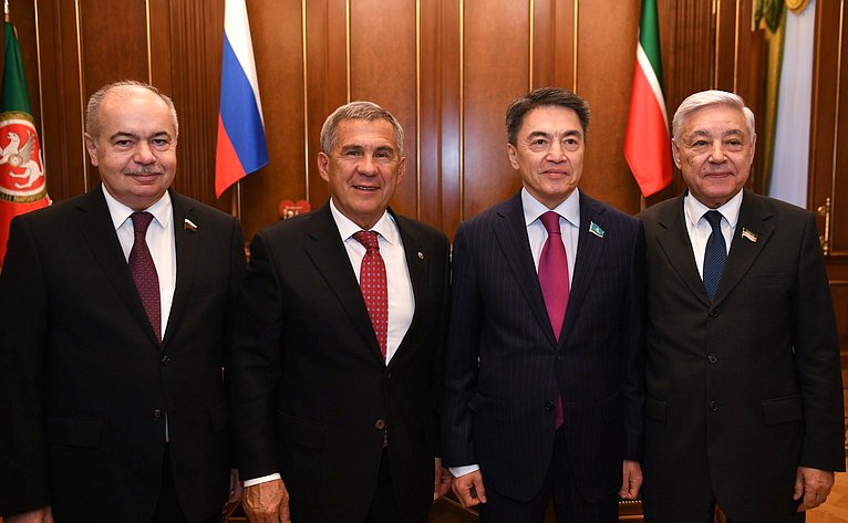 Встреча Президента Татарстана Р. Минниханова с российскими и казахстанскими парламентариями