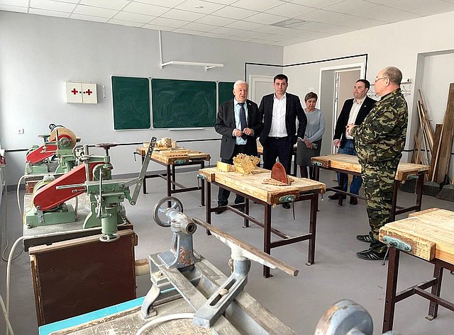 Михаил Белоусов провел мониторинг строительства и капитального ремонта школ в регионе