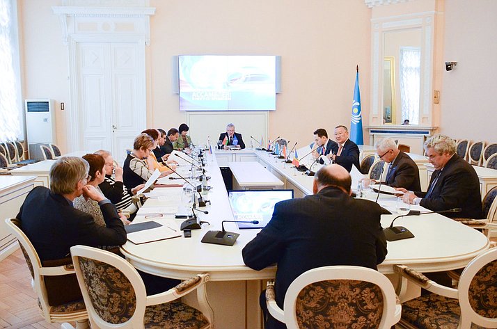 Члены Совета Федерации приняли участие в заседаниях постоянных комиссий МПА СНГ