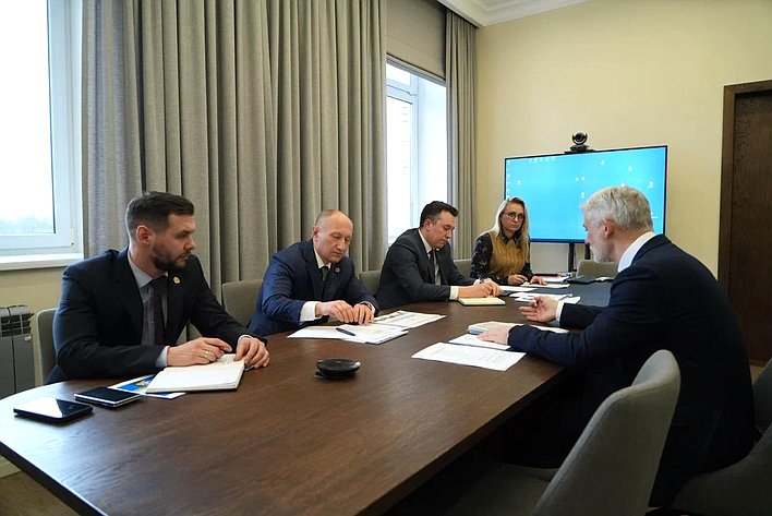 Евгений Дитрих принял участие в мероприятии, на котором губернатор Новгородской области Александр Дронов выступил с посланием к областной Думе