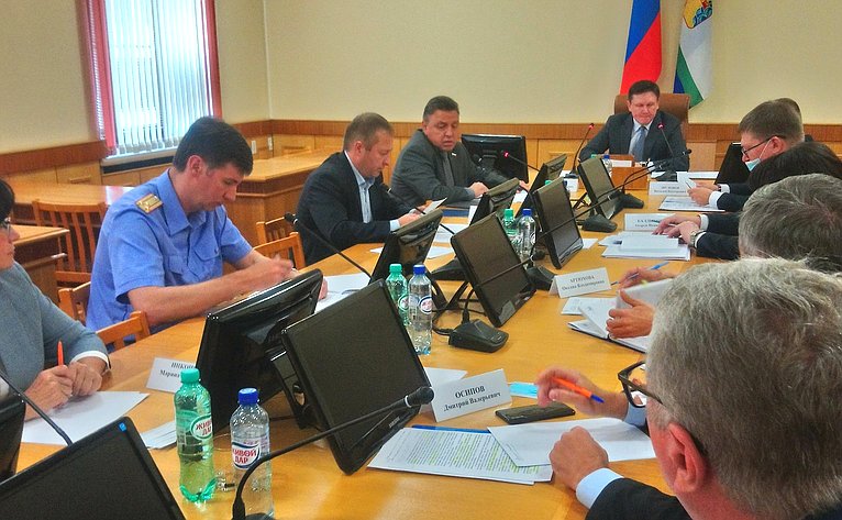 Вячеслав Тимченко принял участие в совещании, посвященном обсуждению вопроса газоснабжения населения Кировской области