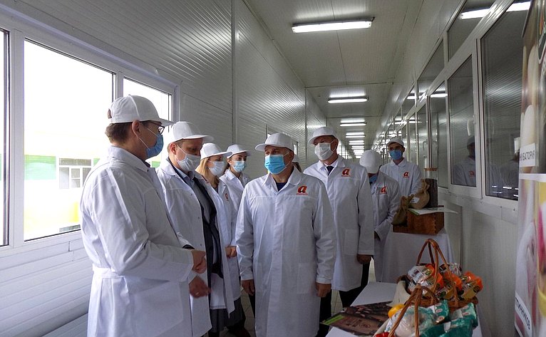 Сергей Мартынов посетил убойный цех мясоперерабатывающего завода по Куженеру ООО «Птицефабрика «Акашевская»