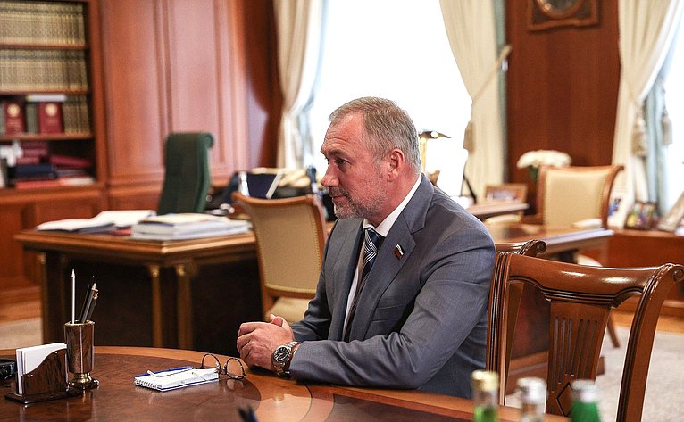 Председатель Совета Федерации Валентина Матвиенко провела встречу с губернатором Херсонской области Владимиром Сальдо