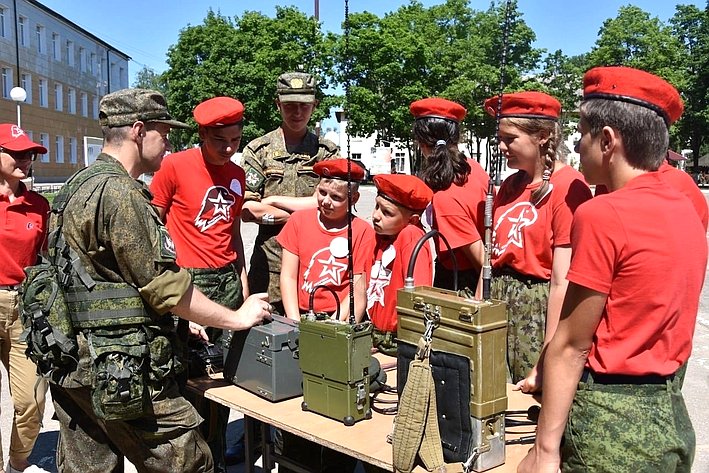 Торжественное открытие детско-юношеской военно-спортивной игре «Zарница» в городе Смоленск