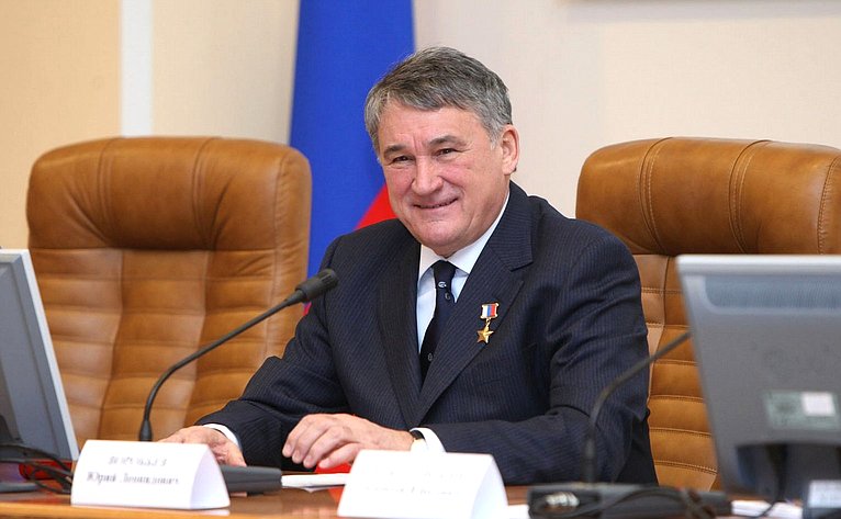 Заместитель Председателя Совета Федерации Юрий Воробьев отмечает юбилей ...