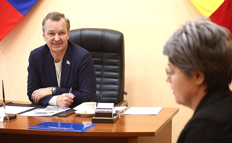 Андрей Яцкин провел прием граждан в Ростове-на-Дону