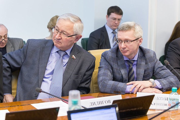 М. Дидигов и О. Казаковцев Заседание Комитета Совета Федерации по социальной политике