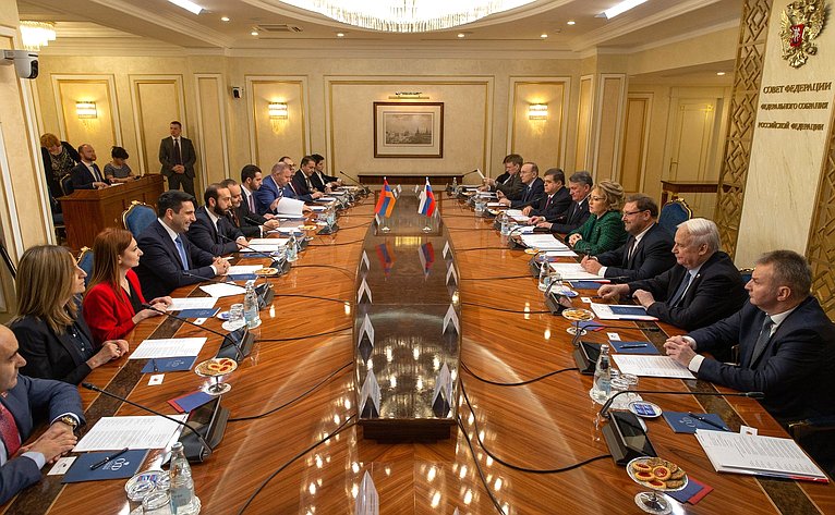 Встреча В. Матвиенко с Председателем Национального собрания Республики Армения А. Мирзояном