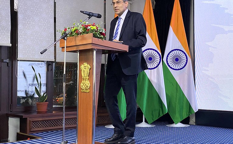 Фарит Мухаметшин провел встречу с Послом Индии в России Паваном Капуром