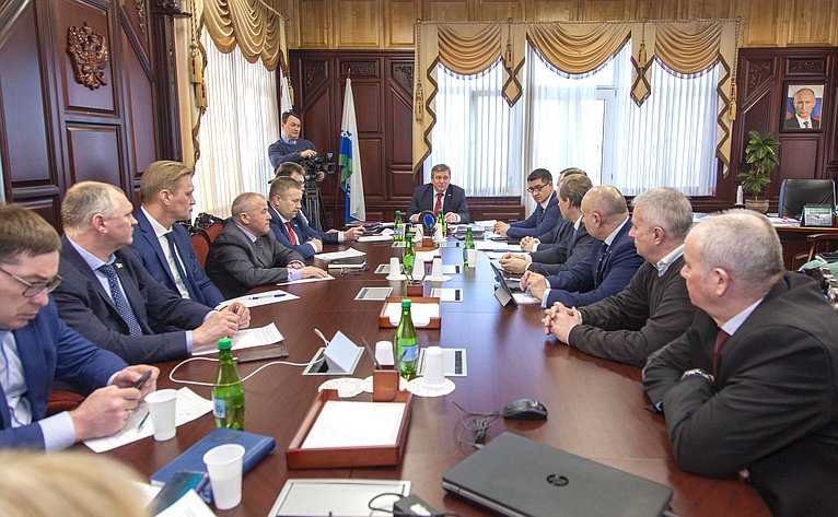 Денис Гусев принял участие в рабочей встрече с представителями Росрыболовства