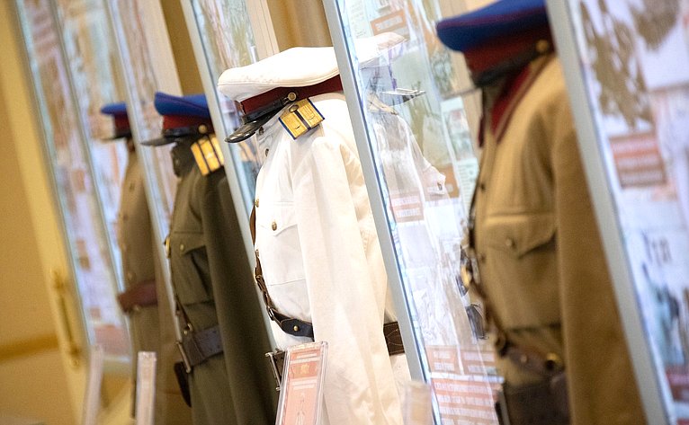 В Совете Федерации открылась экспозиция Центрального музея Росгвардии, посвященная 75-летию Великой Победы