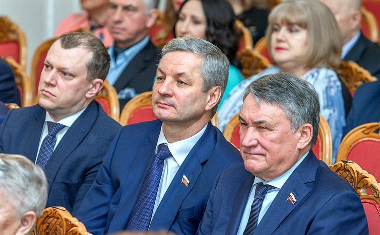 Заседание Законодательного Собрания Вологодской области, посвященное 25-летней годовщине регионального парламента