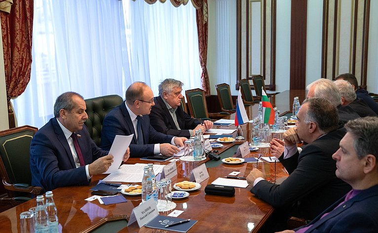 Встреча В. Иконникова с делегацией Болгарии