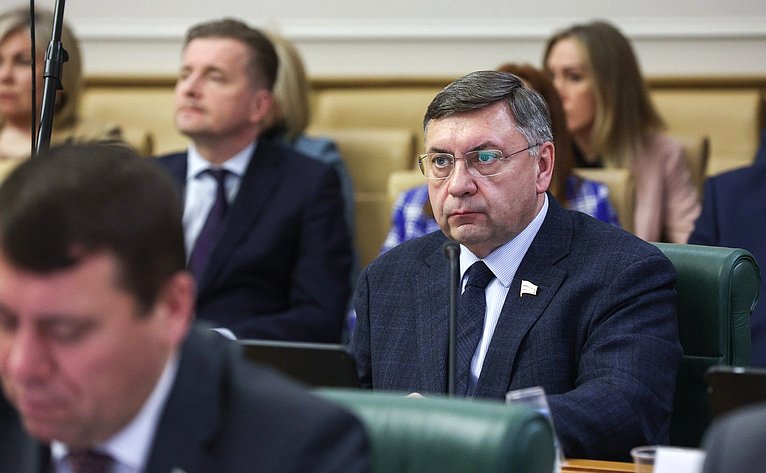 Встреча сенаторов Российской Федерации с Министром юстиции РФ Константином Чуйченко в формате «Открытого диалога»