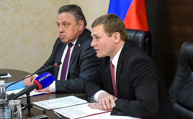 Вячеслав Тимченко провел расширенное заседание по вопросам контрольно-надзорной деятельности в Республике Хакасия