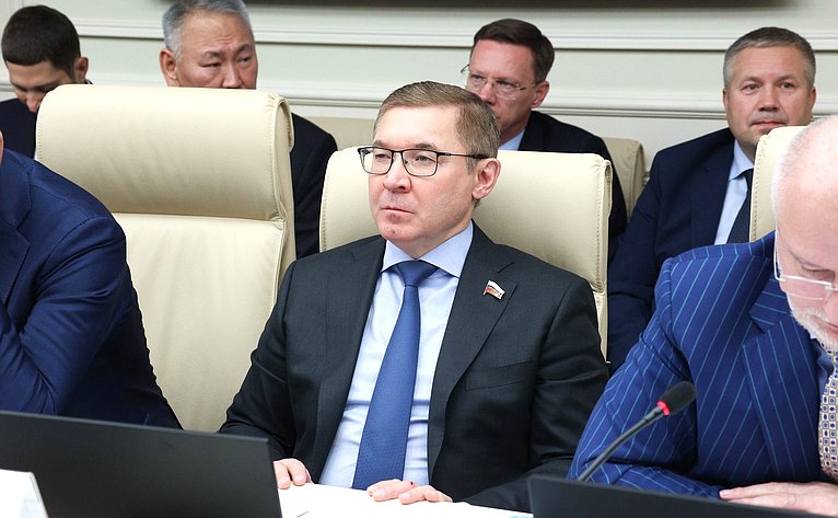 Владимир Якушев