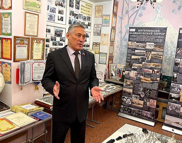 Юрий Валяев в ходе поездки в регион посетил мемориальный музейный комплекс «Волочаевское сражение»