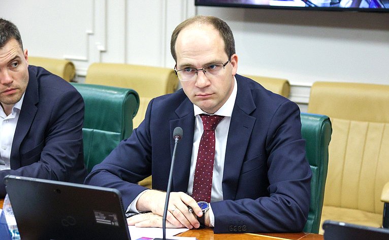 Круглый стол на тему «Обеспечение устойчивого развития арктических поселков и сел»