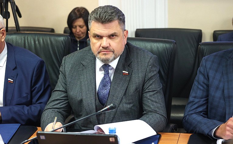 Александр Жуков