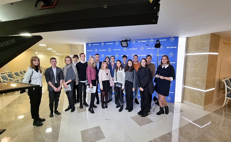 Сергей Рябухин провел встречу со студентами московских вузов, уроженцами Ульяновской области