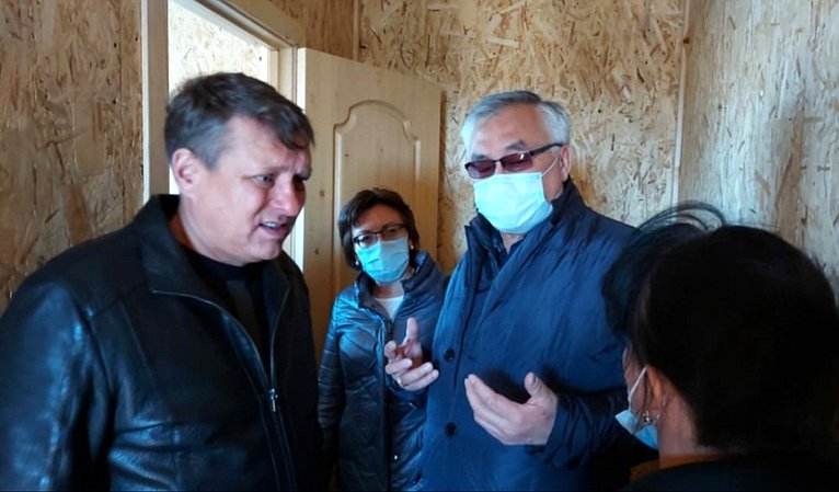 Баир Жамсуев в ходе рабочей поездки в Забайкальском крае посетил две общеобразовательные организации Оловяннинского района Забайкальского края