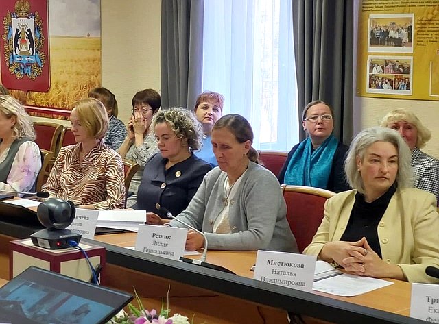 Елена Писарева провела Форум сельских женщин. Мероприятие состоялось на площадке министерства сельского хозяйства Новгородской области