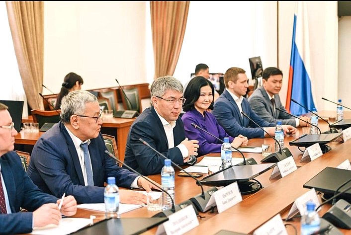 Баир Жамсуев обсудил развитие сотрудничества Забайкальского края и Республики Бурятия