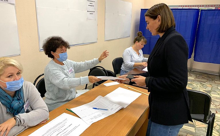 Юлия Лазуткина приняла участие в голосовании за кандидатов в депутаты Законодательного Собрания Пензенской области седьмого созыва