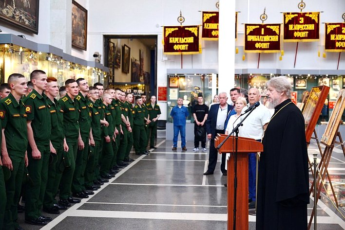 По инициативе Сергея Колбина была организована выставка «Небесные покровители Армии и Флота России»