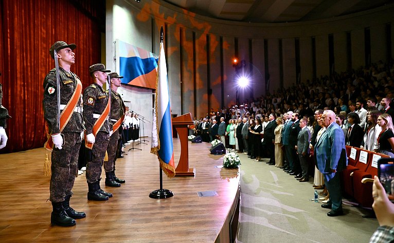 Инна Святенко встретилась с первокурсниками Института государственной службы и управления Президентской академии РАНХиГС