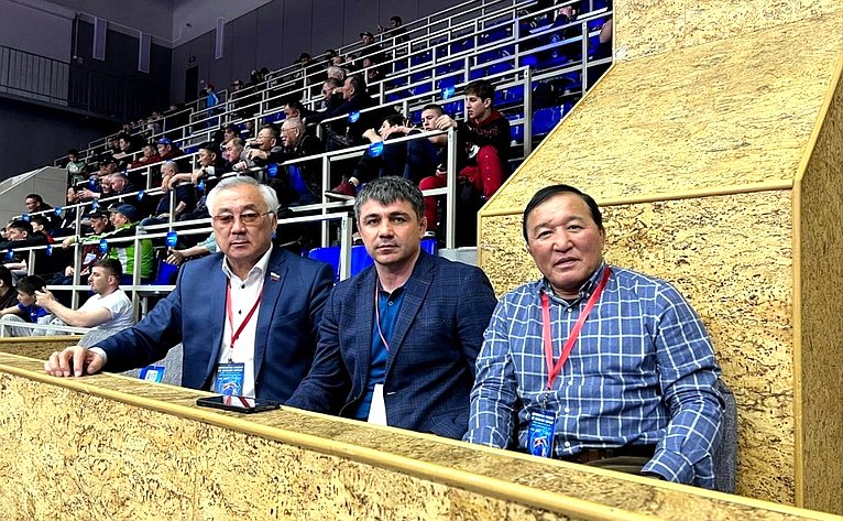 Баир Жамсуев принял участие в церемонии открытия Первенства России по вольной борьбе среди юношей