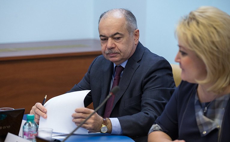И. Умаханов принял участие в расширенном заседании Комитета СФ по науке образованию и культуре
